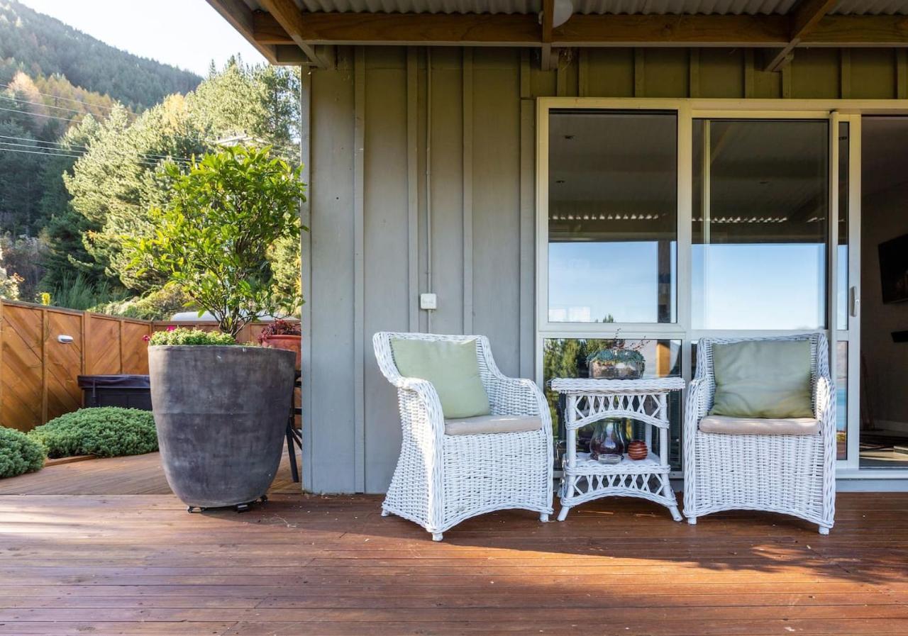 Private Cottage With Spa And Amazing Lake Views Closeburn Екстериор снимка