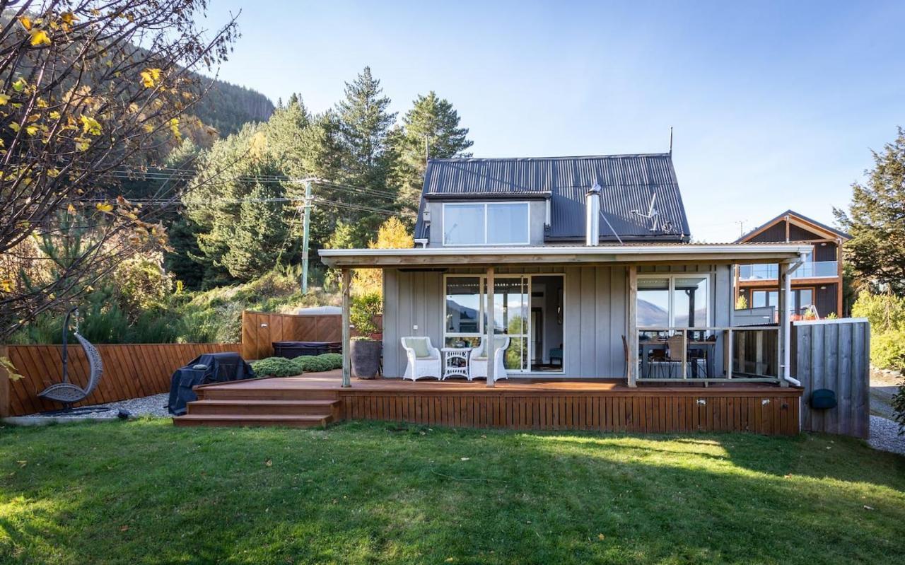Private Cottage With Spa And Amazing Lake Views Closeburn Екстериор снимка